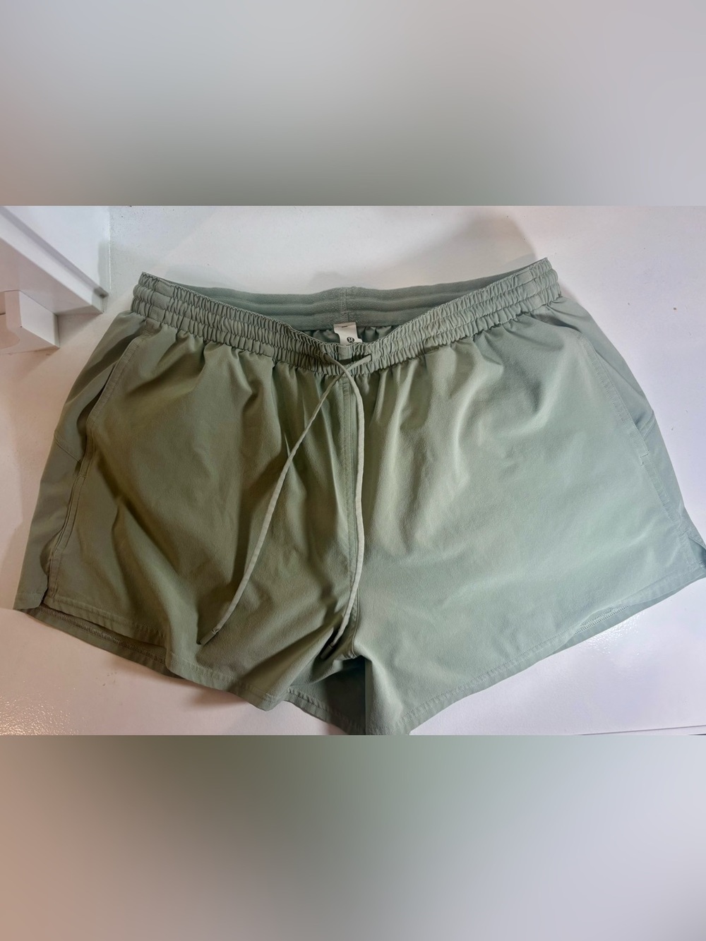 Women's Lululemon Elastic Waist Active Shorts - Sage Green